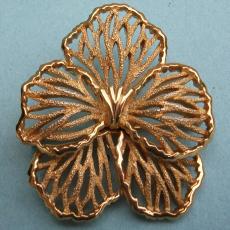 TRIFARI 1960s FILIGREE BROOCH